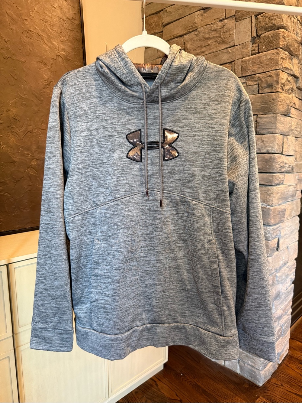 Under Armour Men's Heather Gray Hooded Pullover Sweatshirt